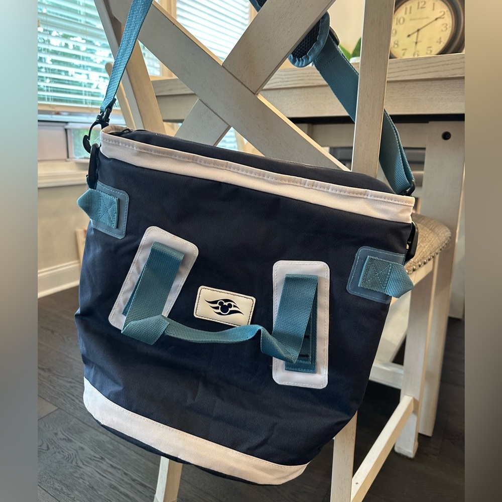 NWT Disney cruise line insulated tote bag